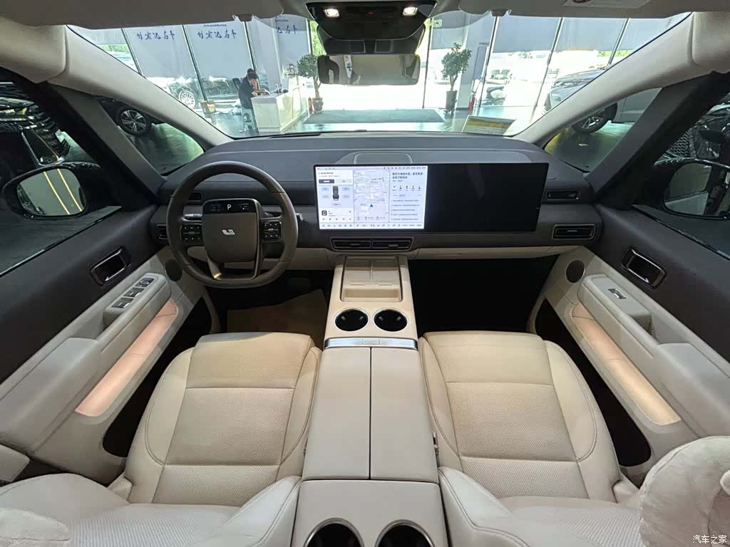 Li Auto MEGA, 2025 9
