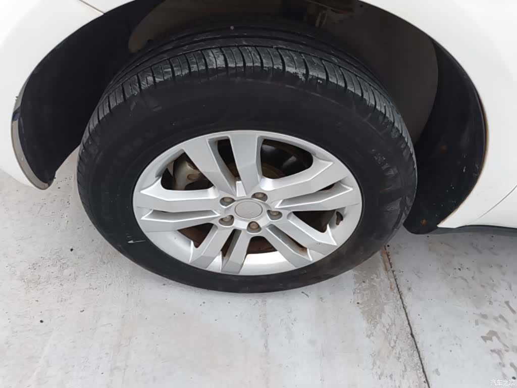 Geely GX7, 2014 23