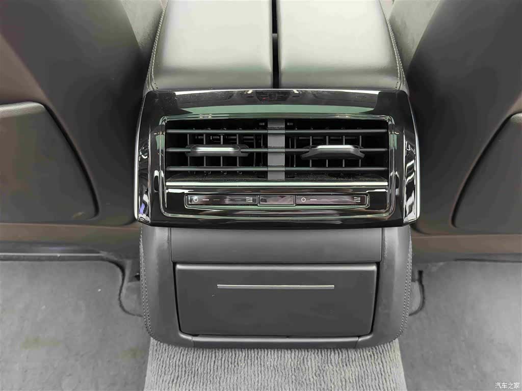 Audi A8L, 2022 14