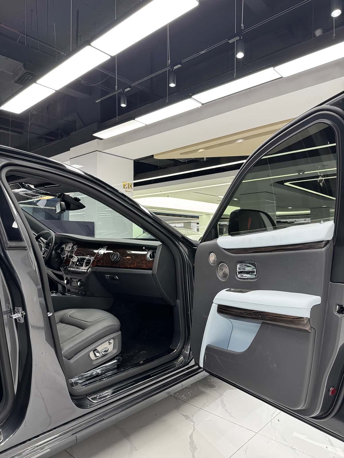 Rolls-Royce Ghost, 2011 10