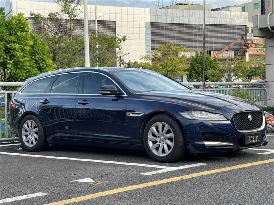 Jaguar XF