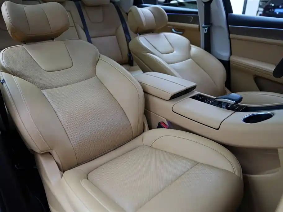 AITO Ask the world M5