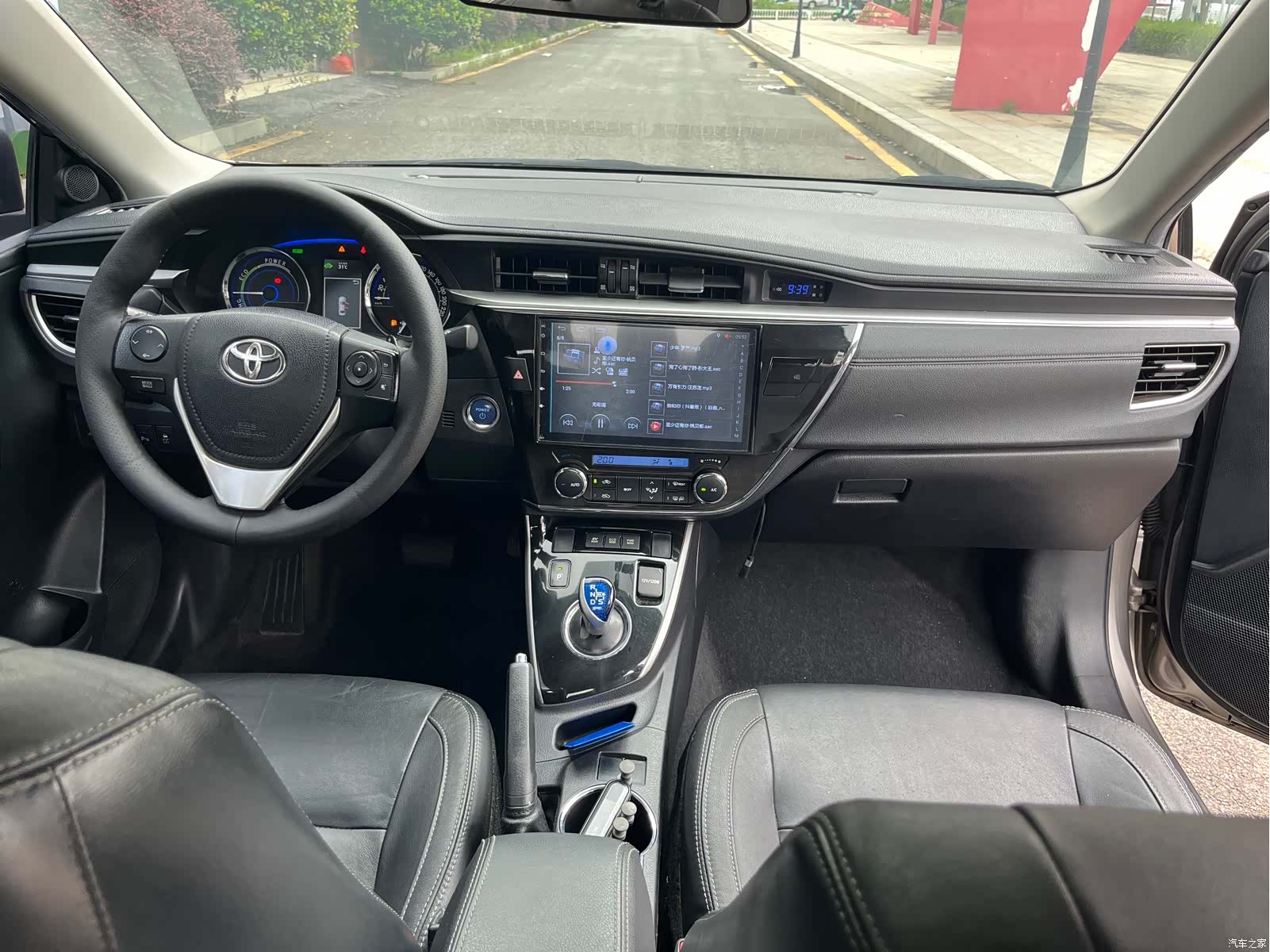 Toyota Corolla, 2016 все фото