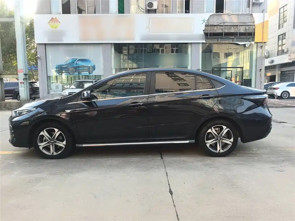 Chery Arrizo 5 PLUS