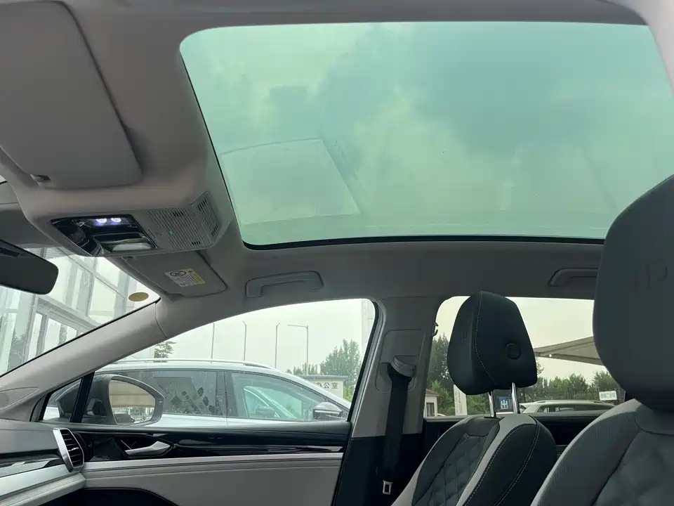 Volkswagen ID.6 CROZZ