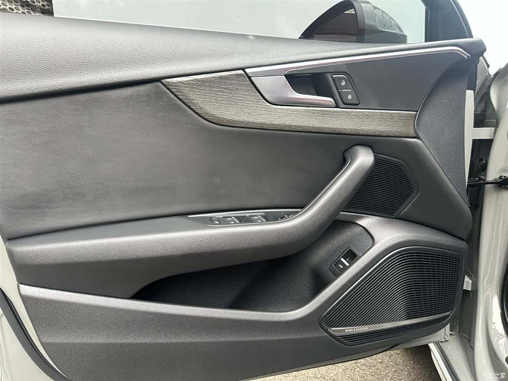 Audi A4, 2021 14