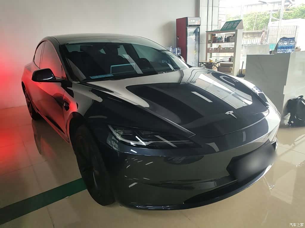Tesla Model 3, 2024 4