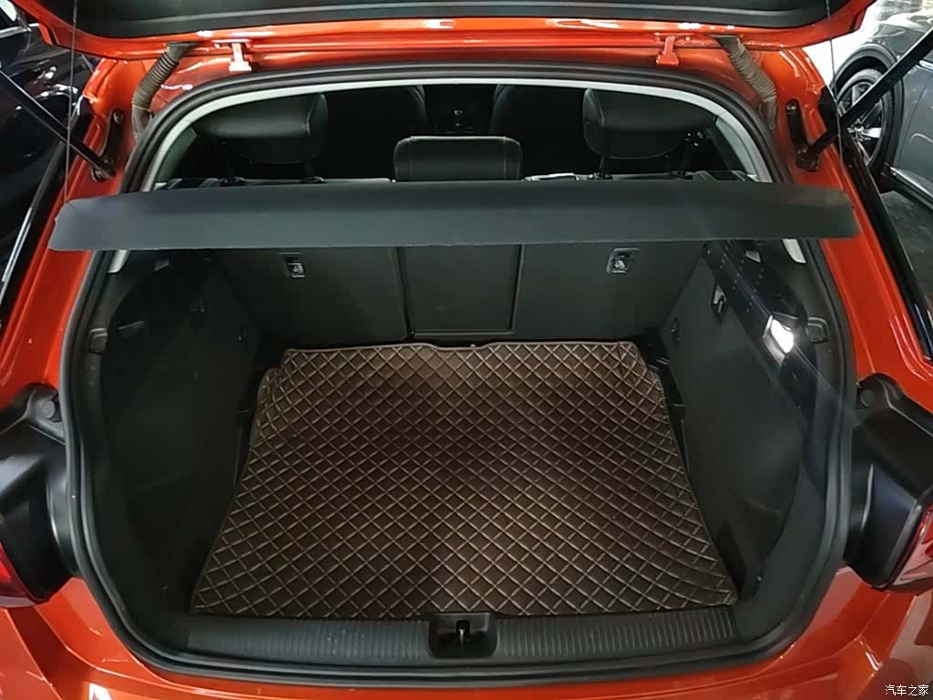 Audi Q2L, 2020 19