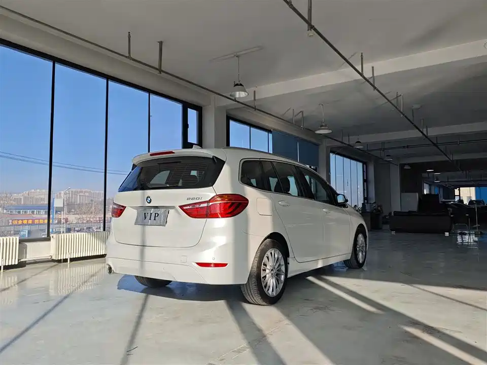BMW 2 series multifunctional station wagon