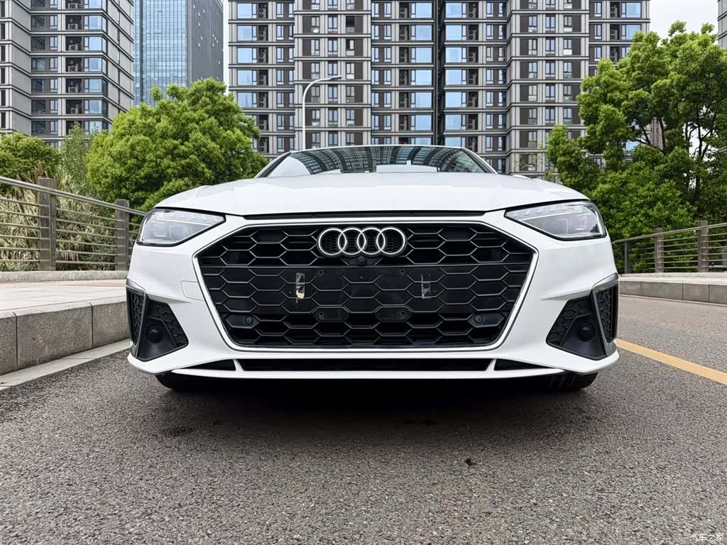 Audi A4L, 2022 2