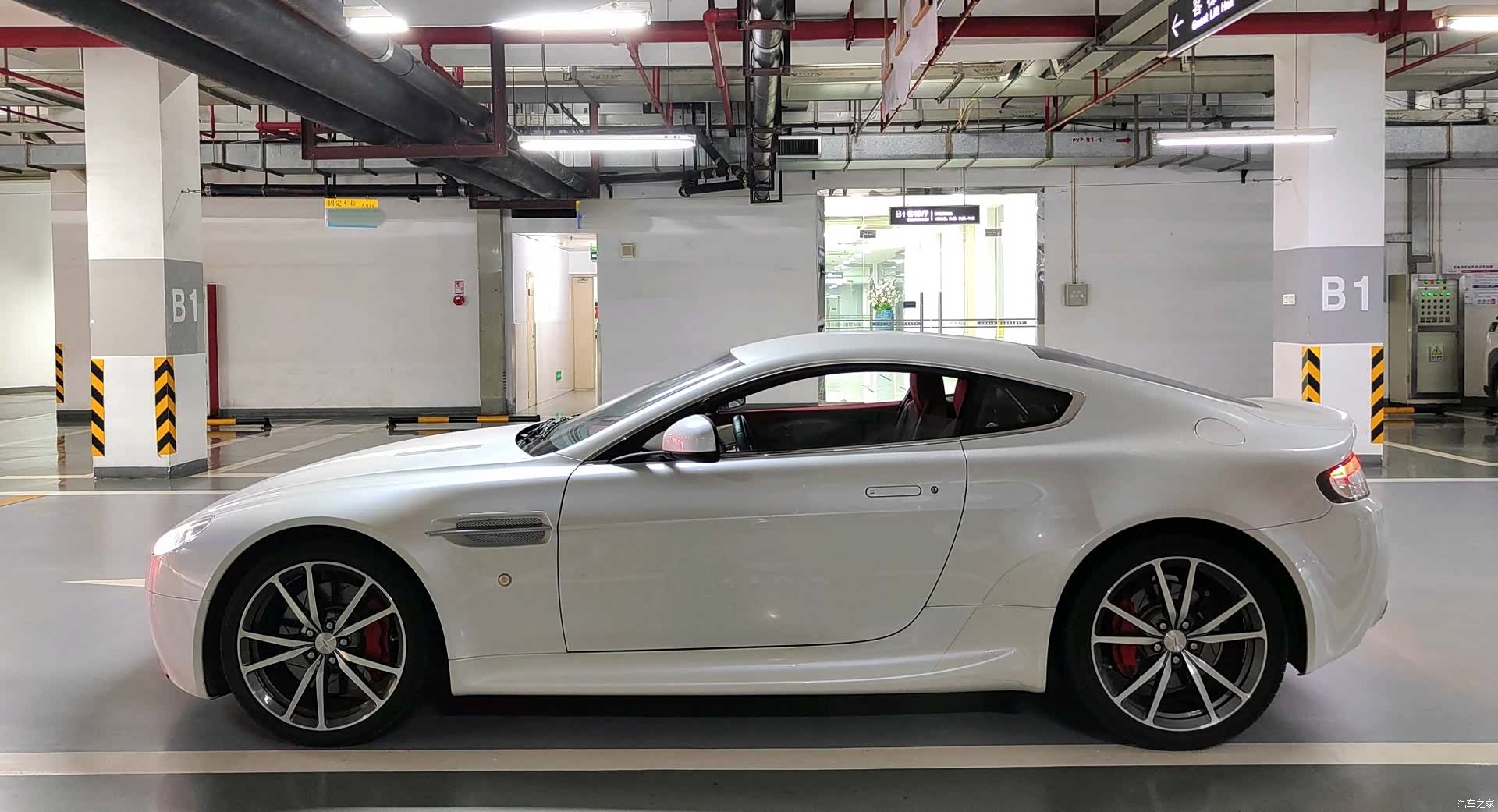 Aston Martin Vantage, 2013 2
