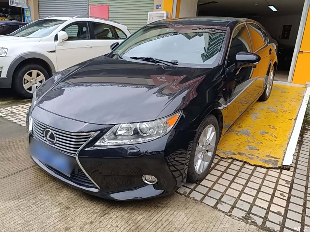 Lexus ES, 2015 1