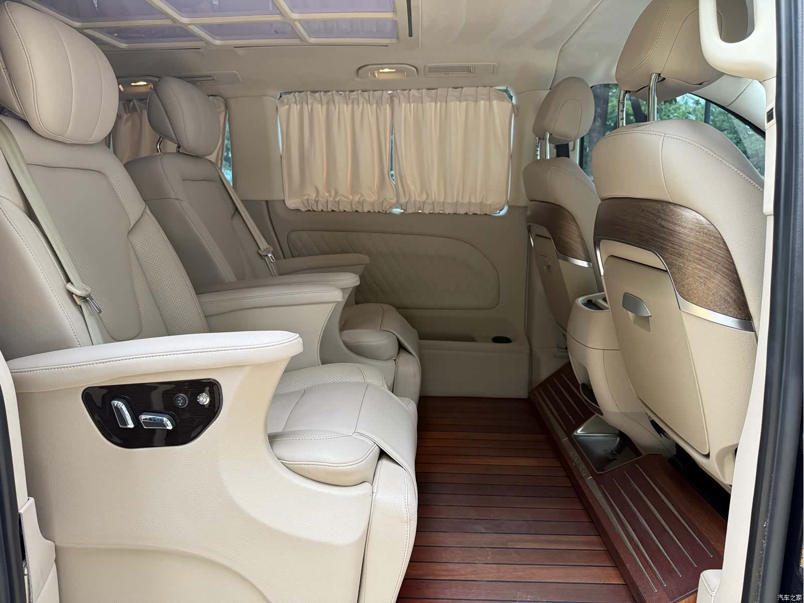 Mercedes-Benz VI, 2019 9
