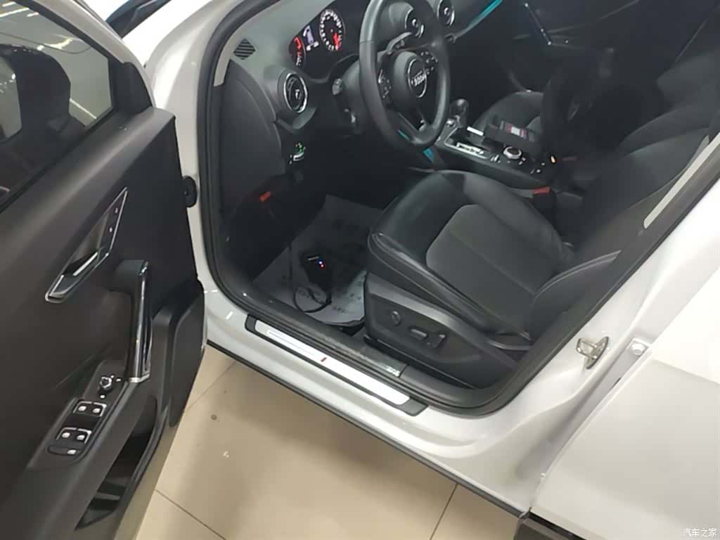 Audi Q2L, 2020 16