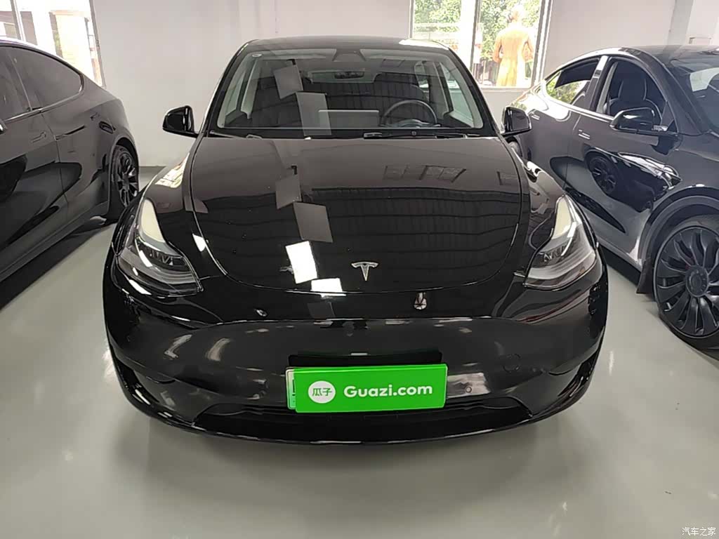 Tesla Model Y, 2022 3