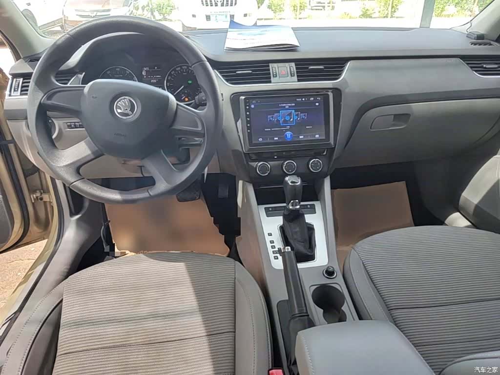 Skoda Octavia, 2015 10