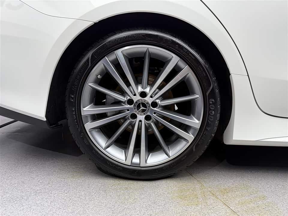 Mercedes-Benz CLS