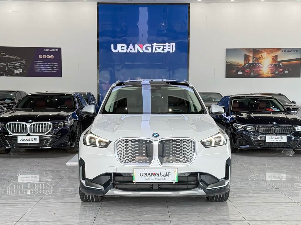 BMW iX1