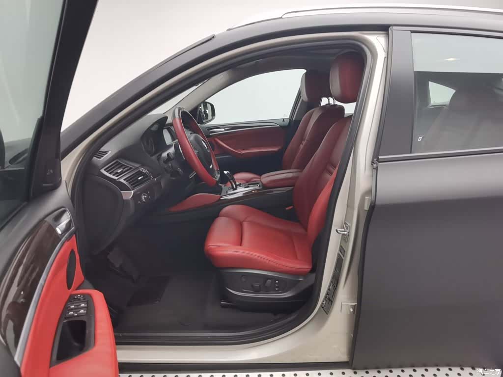 BMW X6, 2013 10