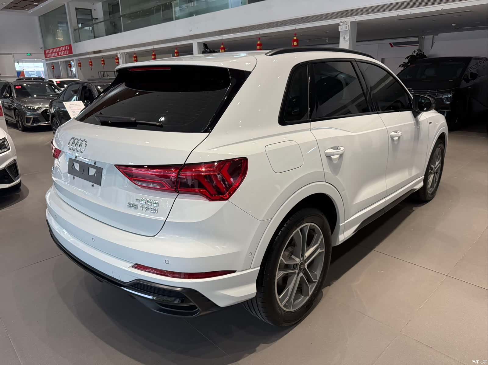 Audi Q3, 2023 4