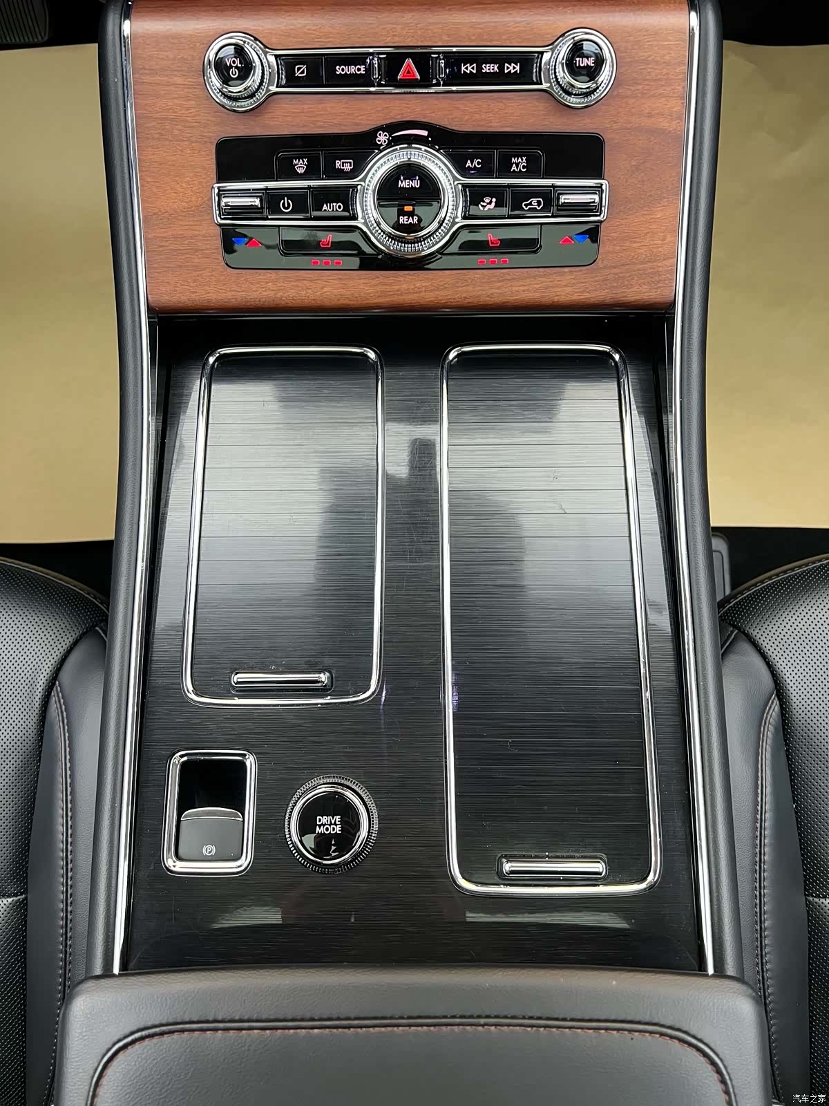 Lincoln Aviator, 2024 27