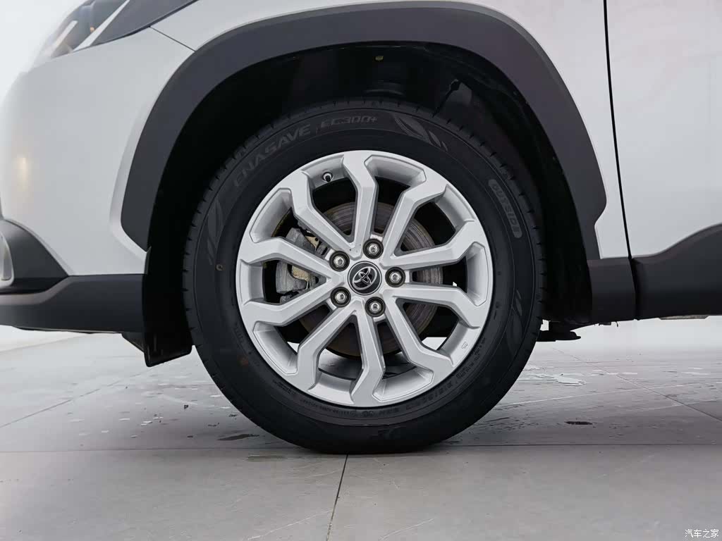 Toyota Frontlander, 2023 17
