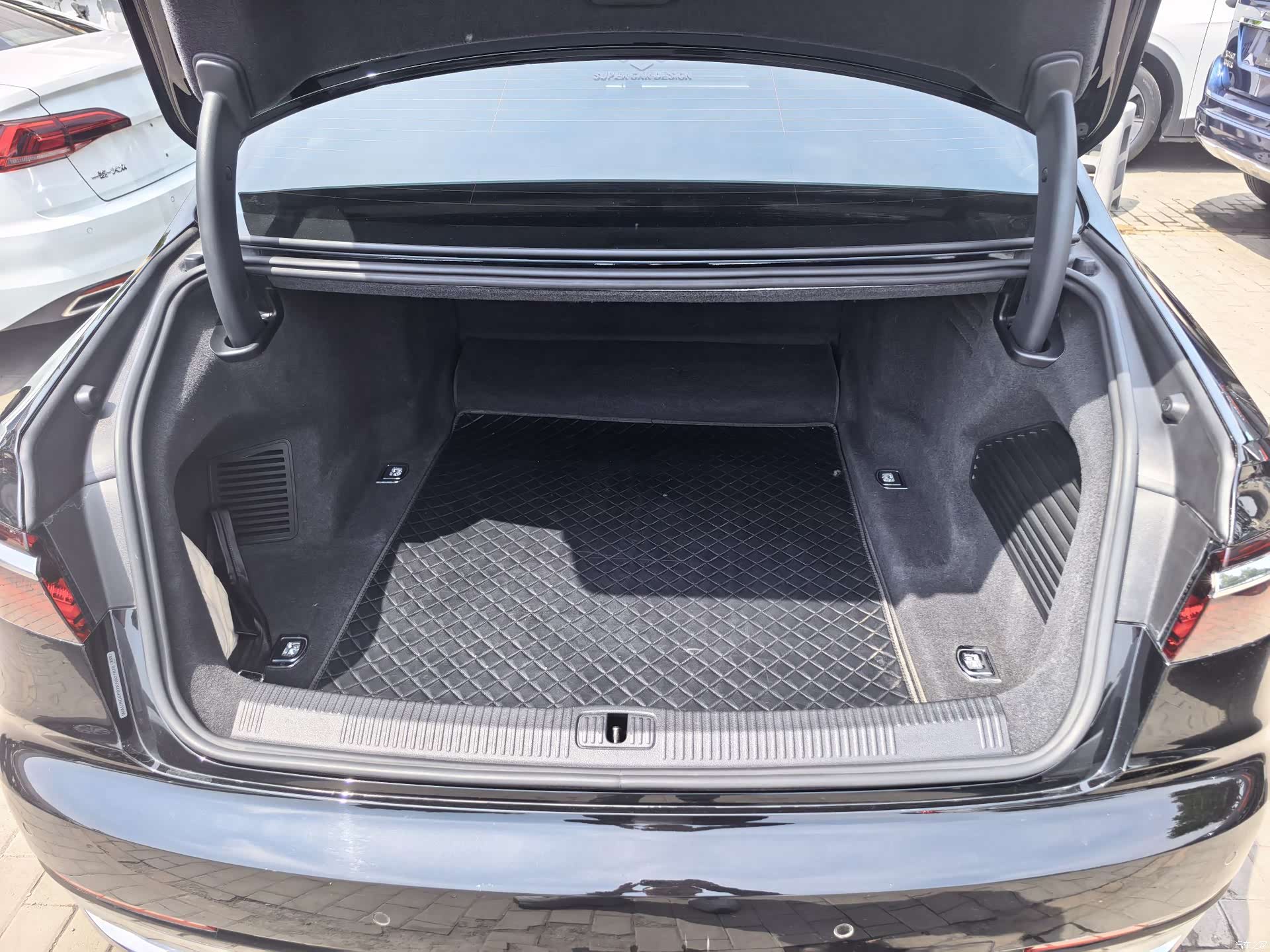 Audi A8L, 2020 15