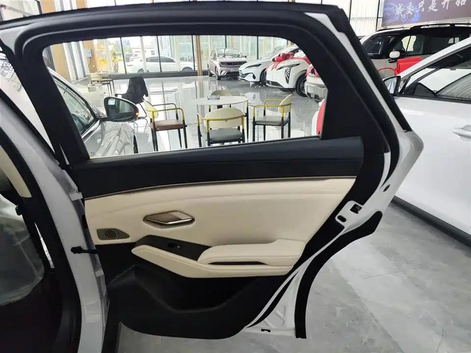 BYD Qin L