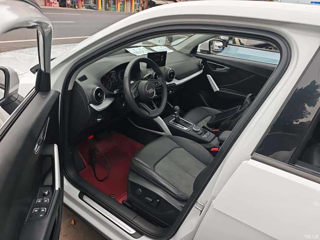 Audi Q2L, 2019 15