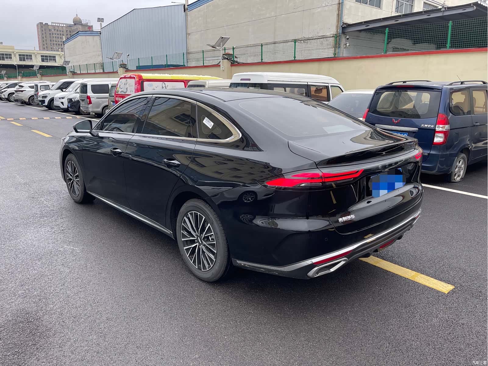 Geely Emgrand, 2026 14
