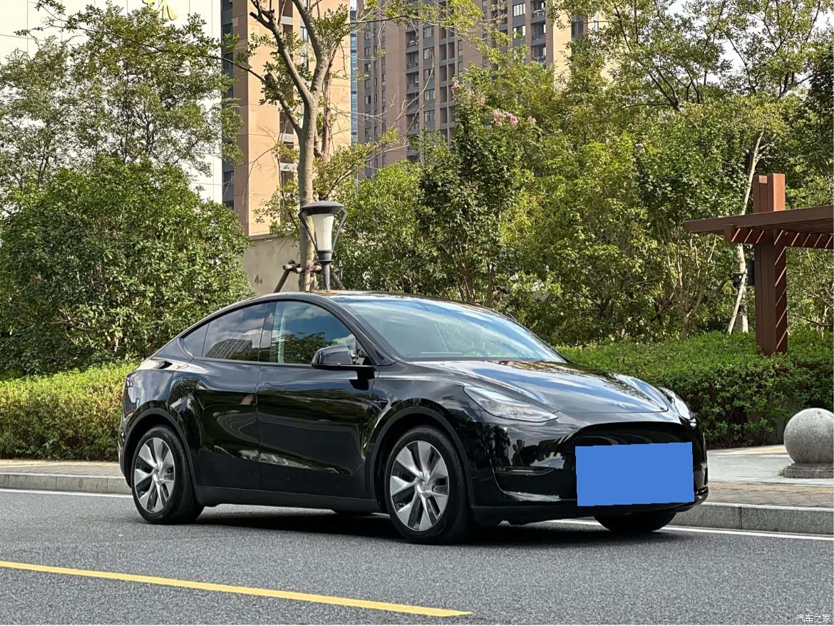 Tesla Model Y, 2022 2