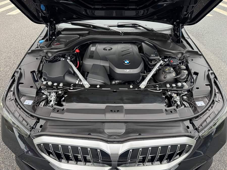 BMW 5 Series 2025, фото 18