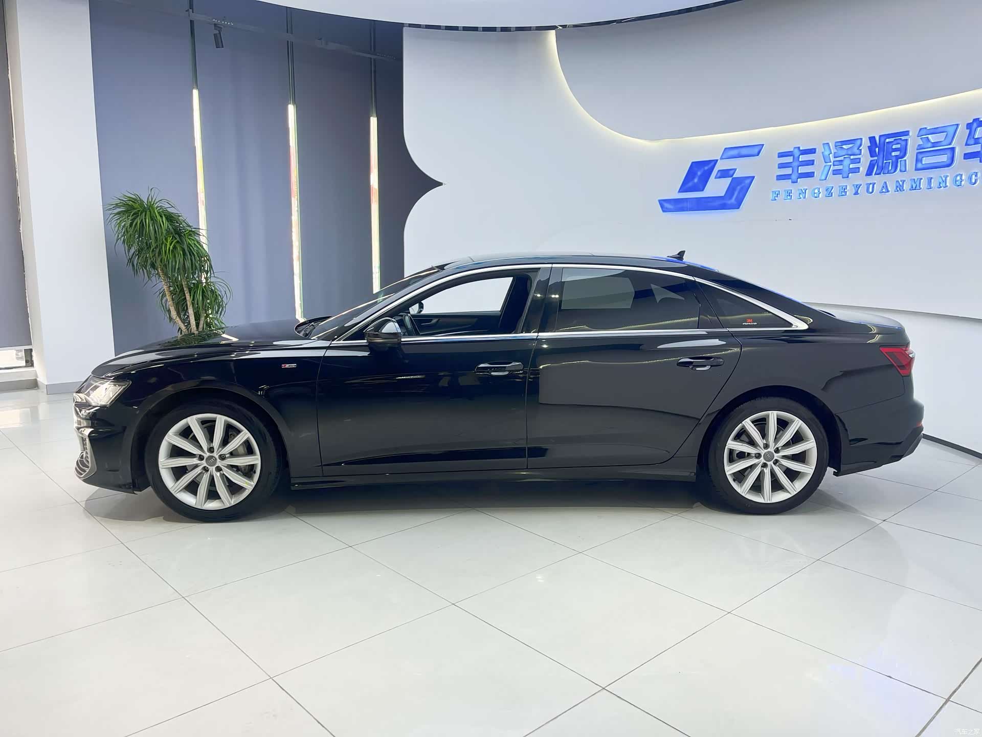 Audi A6L, 2021 все фото