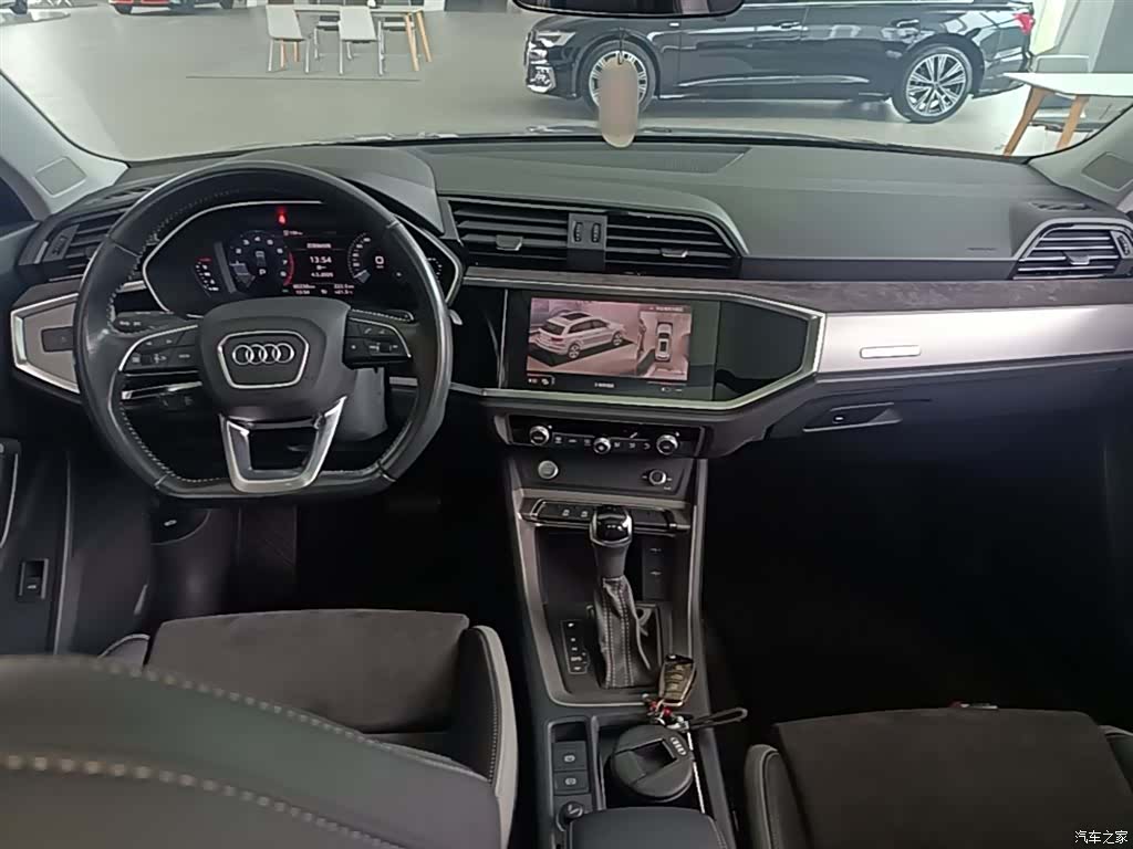 Audi Q3, 2020 10
