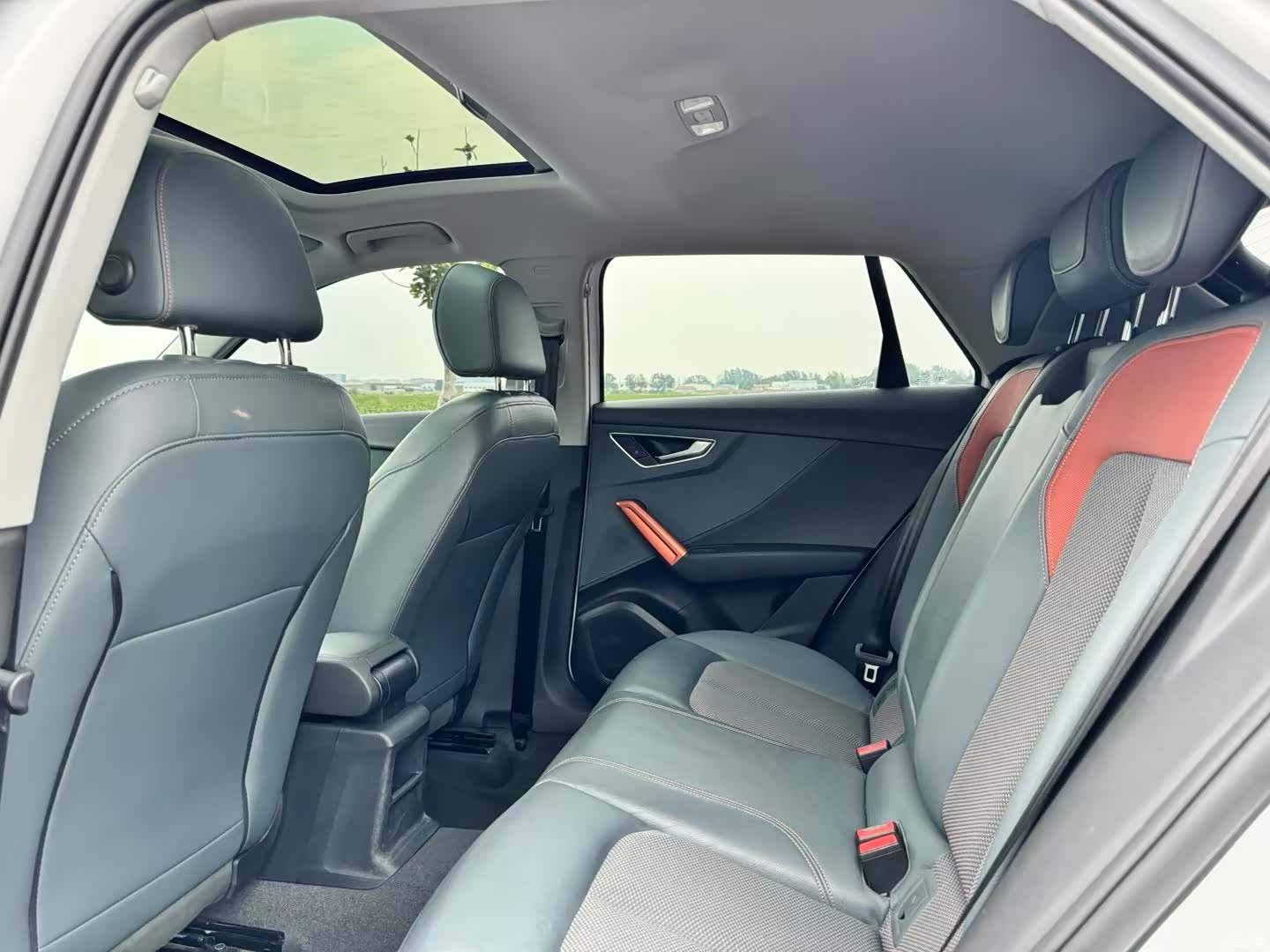 Audi Q2L, 2019 8