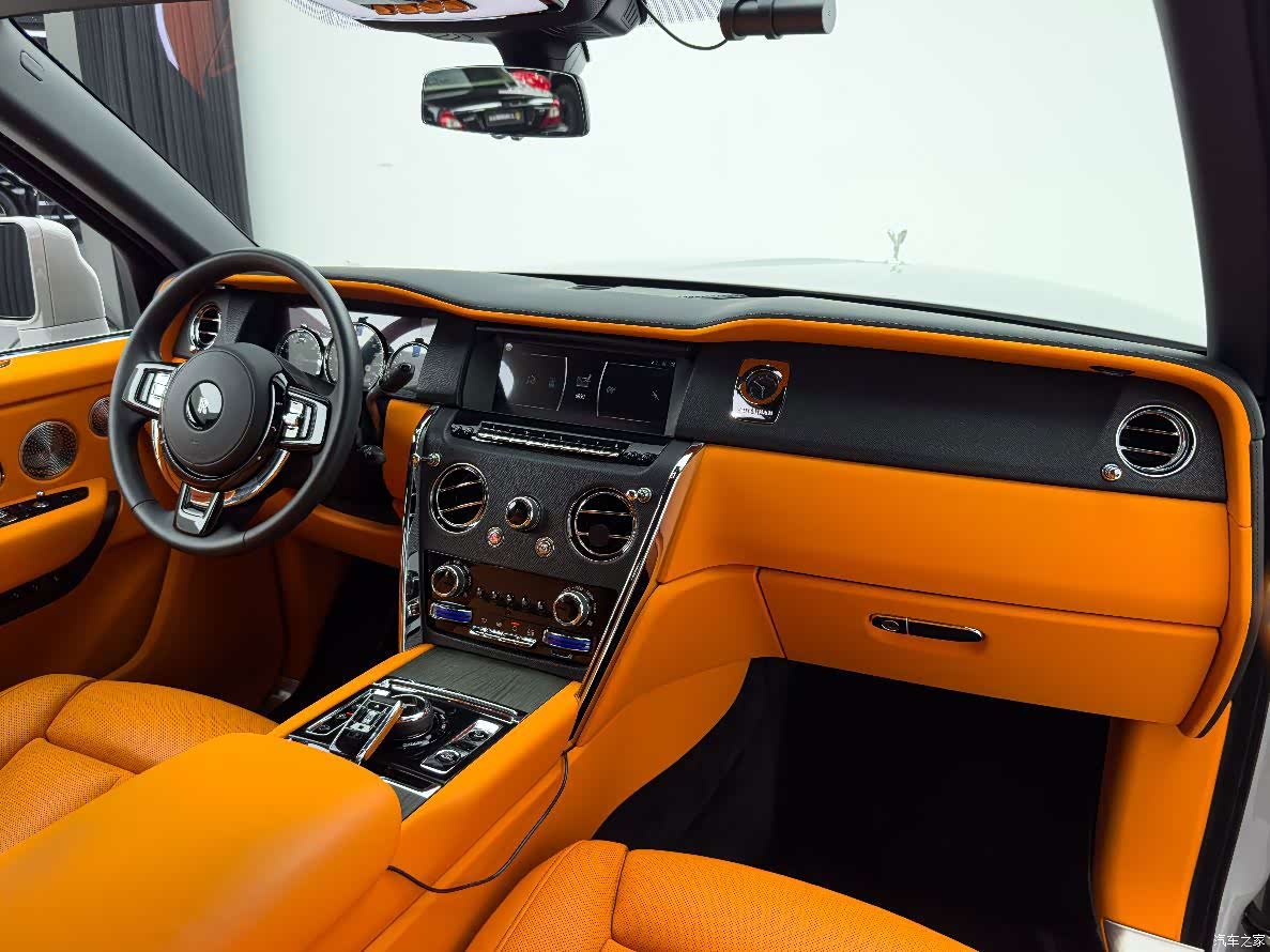 Rolls-Royce Cullinan, 2022 13