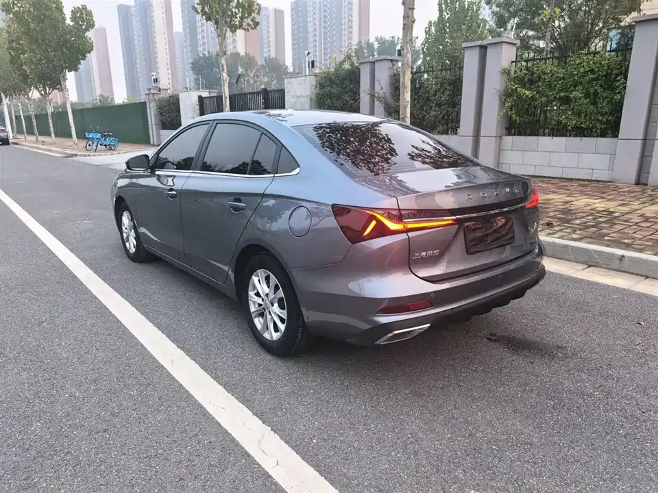 Roewe i5