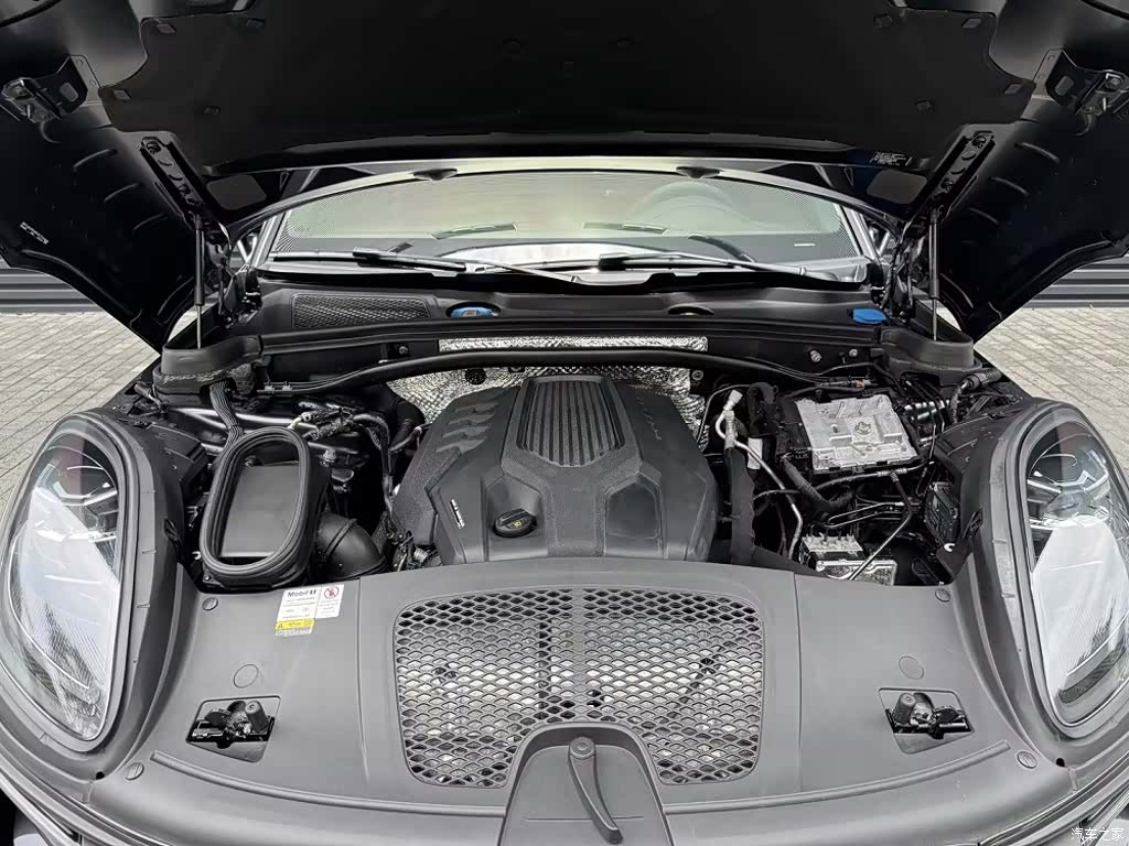 Porsche Macan, 2022 9