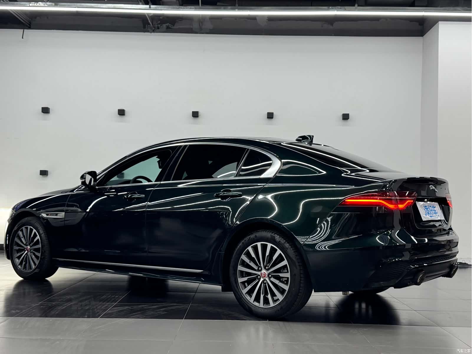 Land Rover XEL, 2023 13
