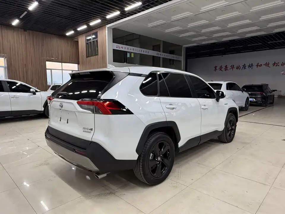 Toyota RAV4 Rongfang