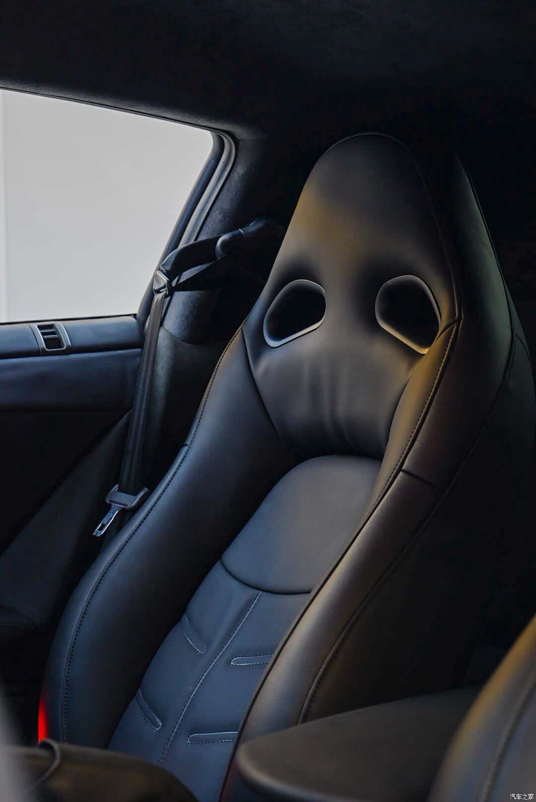 Nissan GT-R, 2018 15