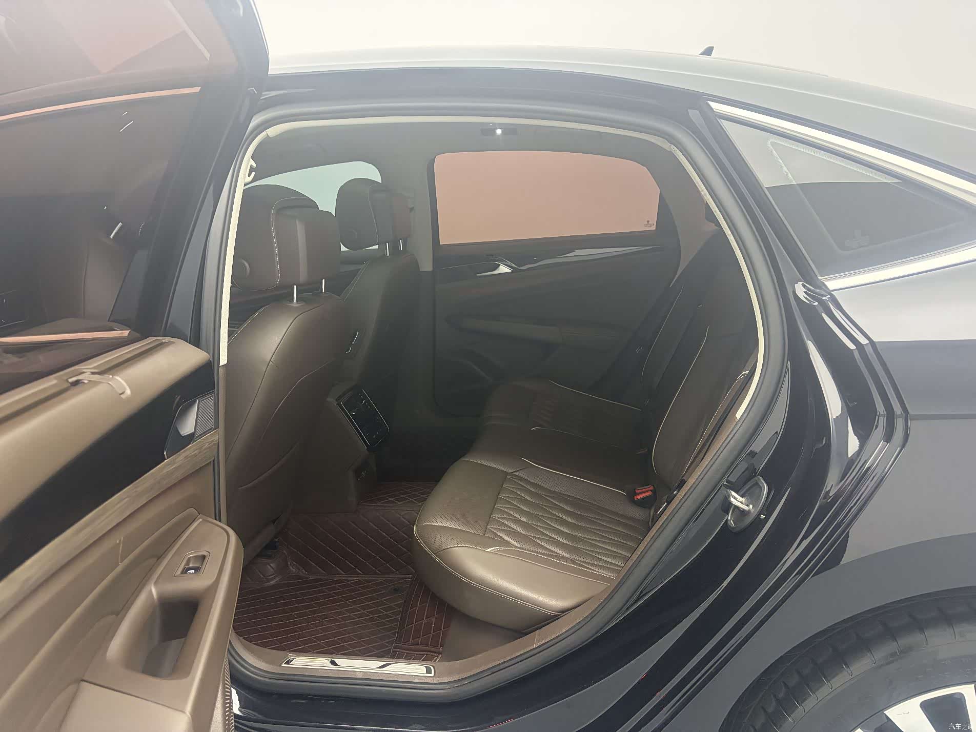 Volkswagen Passat, 2020 16