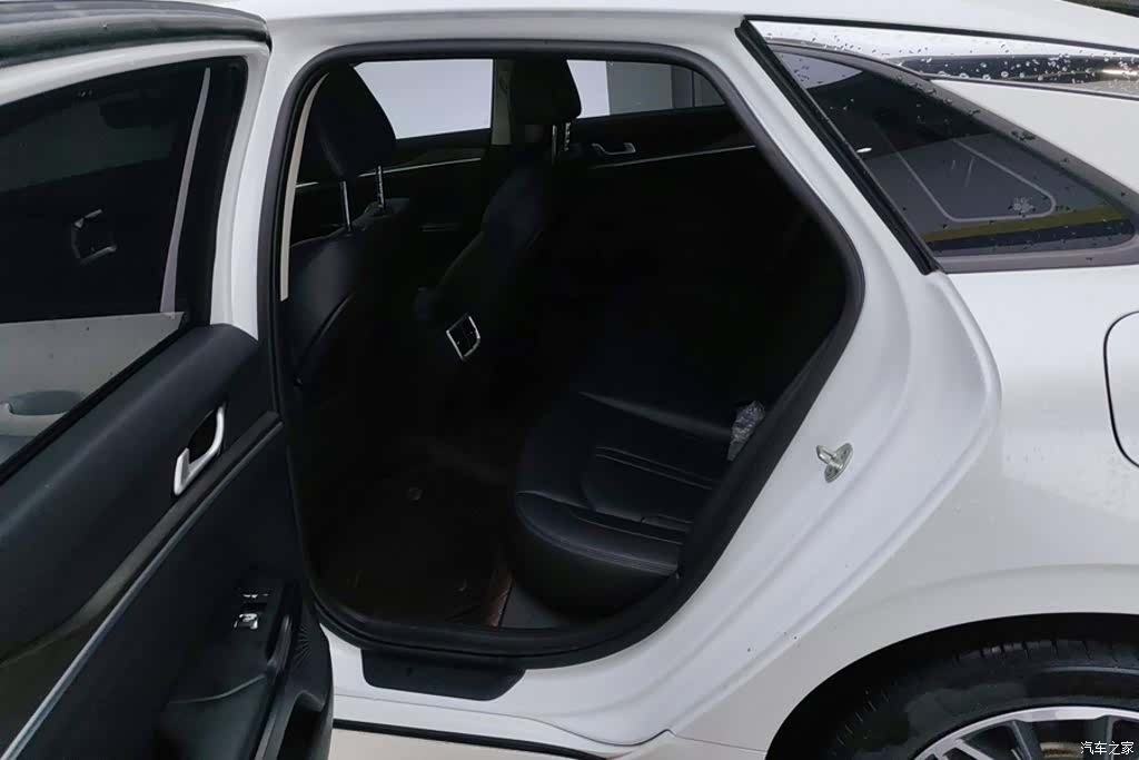 Kia K5, 2024 11