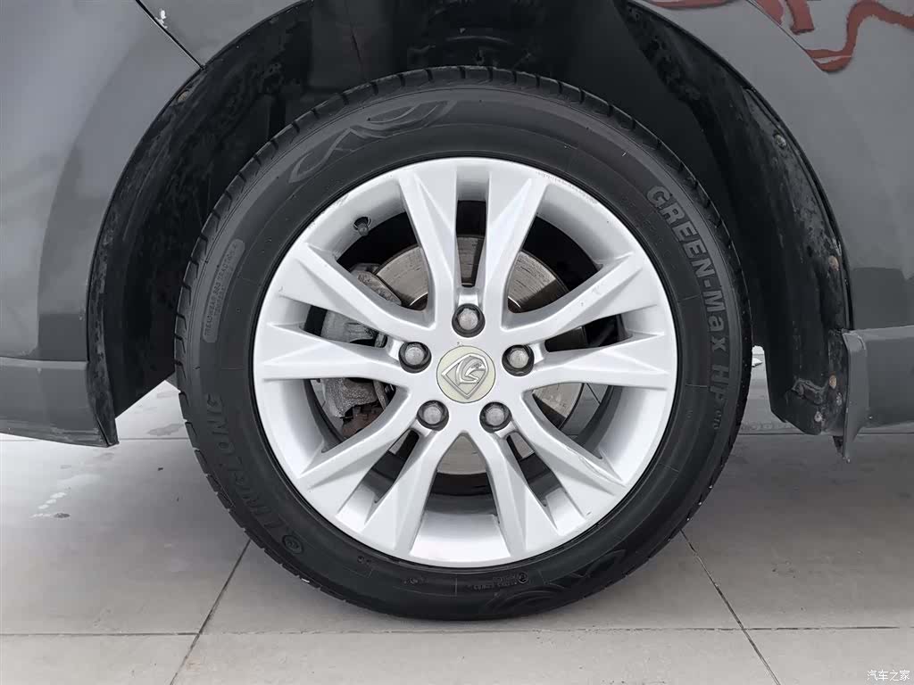 Wuling 730, 2015 17