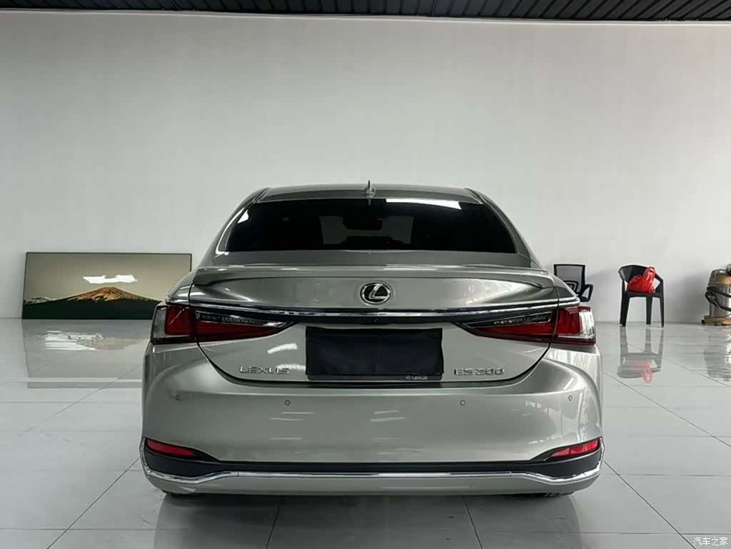 Lexus ES, 2023 8