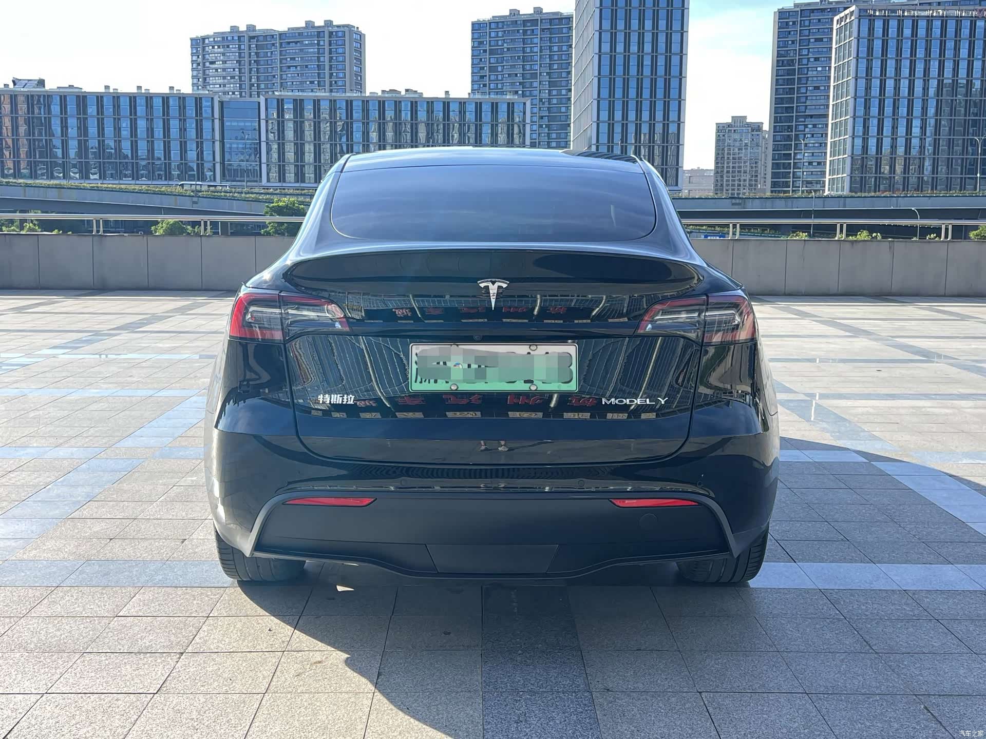 Tesla Model Y, 2021 3