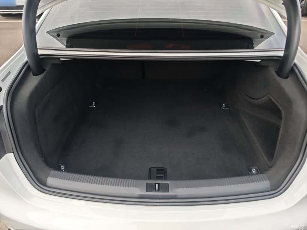 Audi A4L, 2015 19