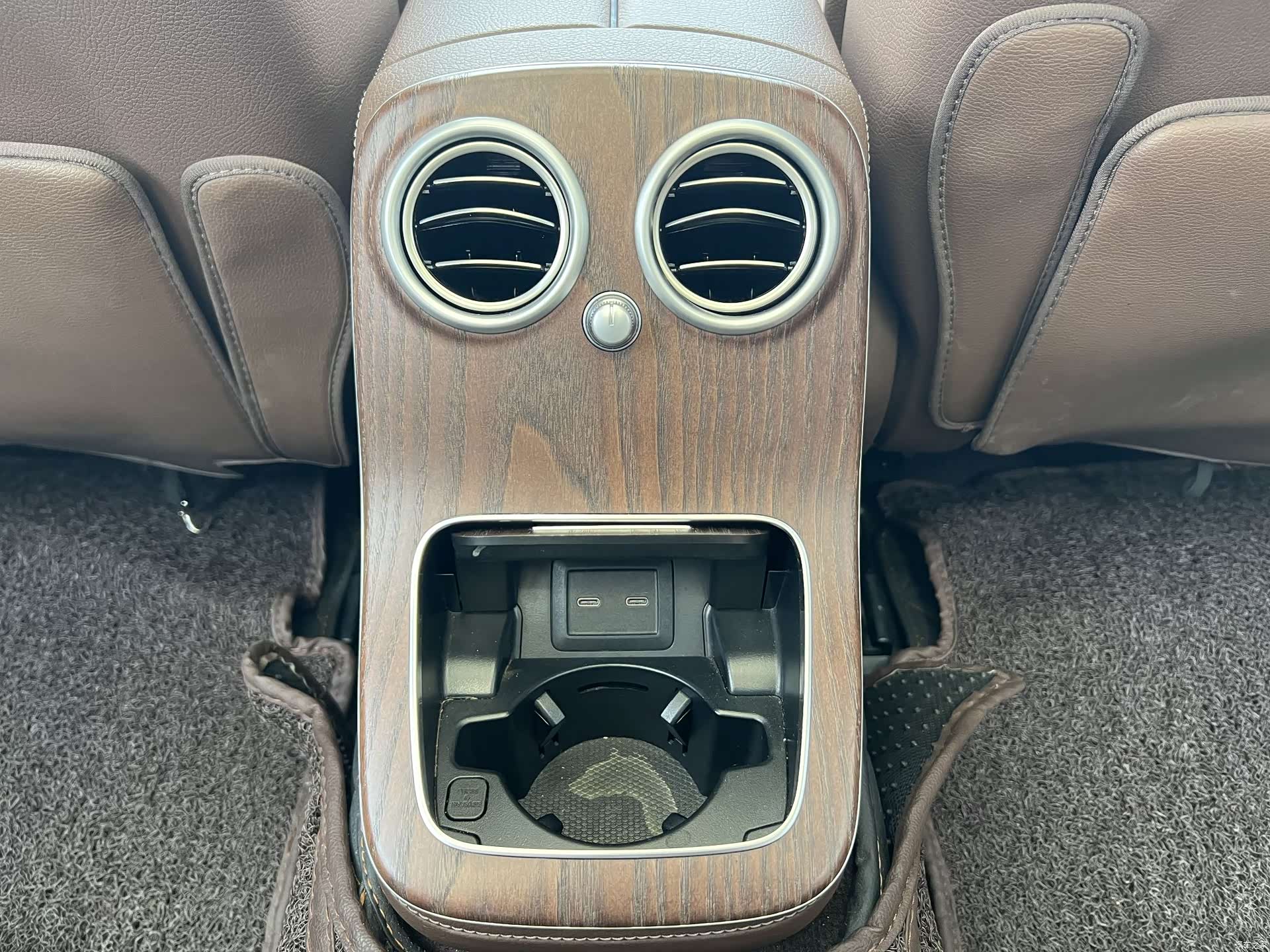 Mercedes-Benz E-Class, 2022 22