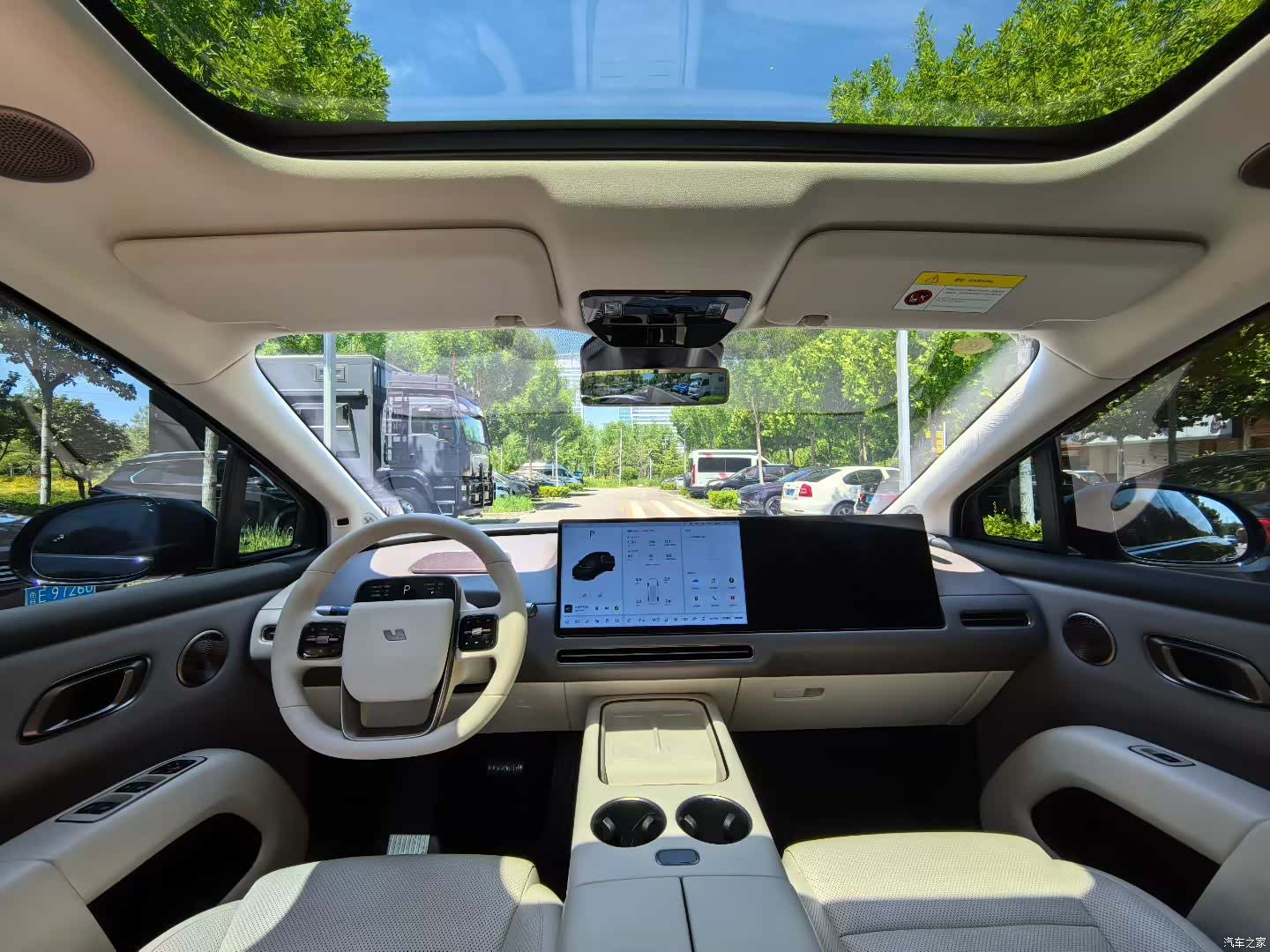 Li Auto i8, 2025 все фото