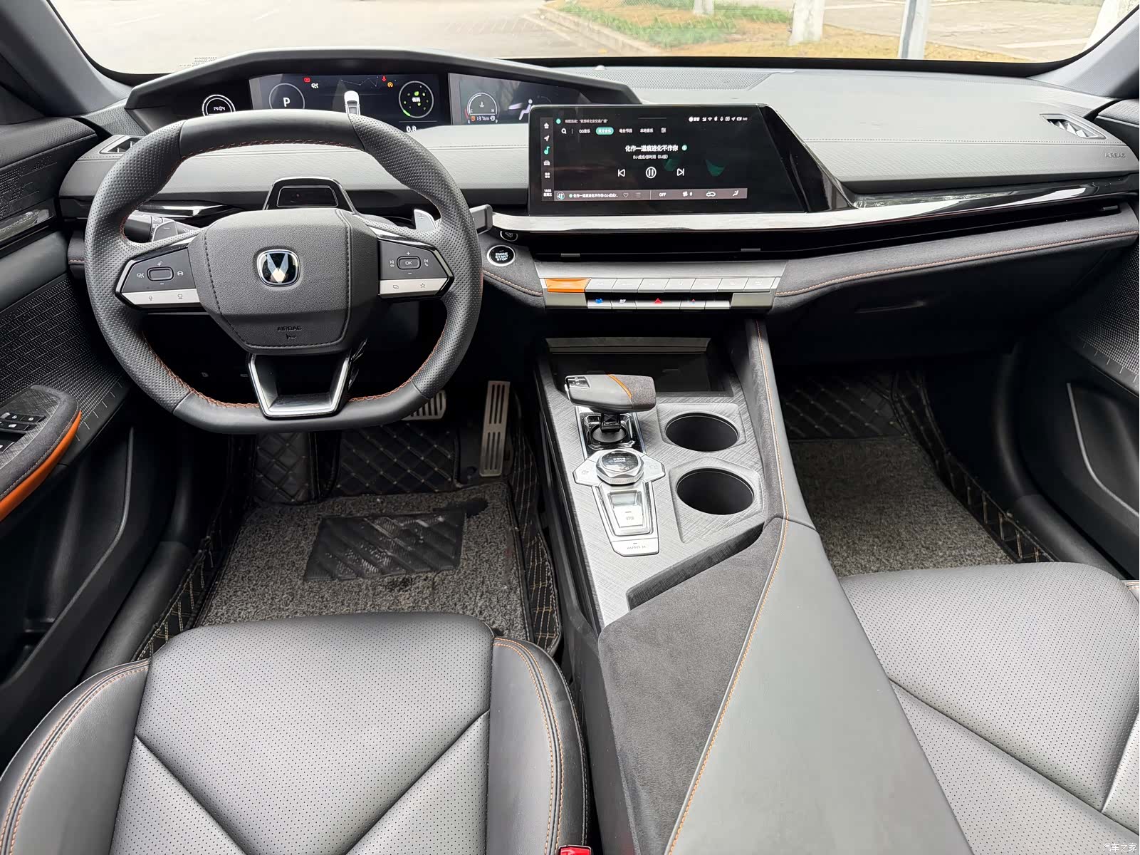 Changan UNI-V, 2022 10
